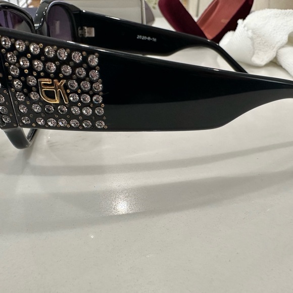 Used sunglasses - Picture 4 of 4